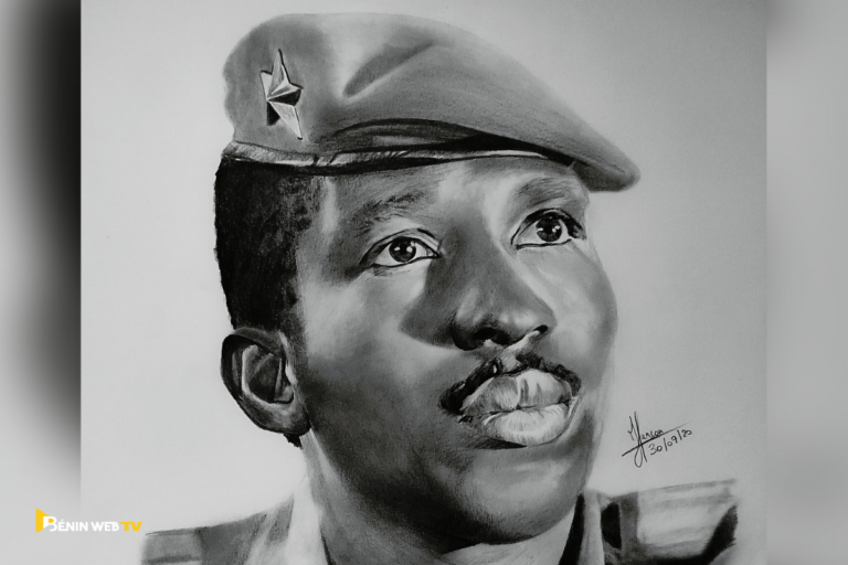 Thomas Sankara, pÃ¨re de la rÃ©volution burkinabÃ¨, Ã¢gÃ© alors 37 ans, a Ã©tÃ© tuÃ© en 1987 avec douze de ses compagnons dans un coup d'Etat qui avait portÃ© son frÃ¨re d'arme, Blaise CompaorÃ© au pouvoir