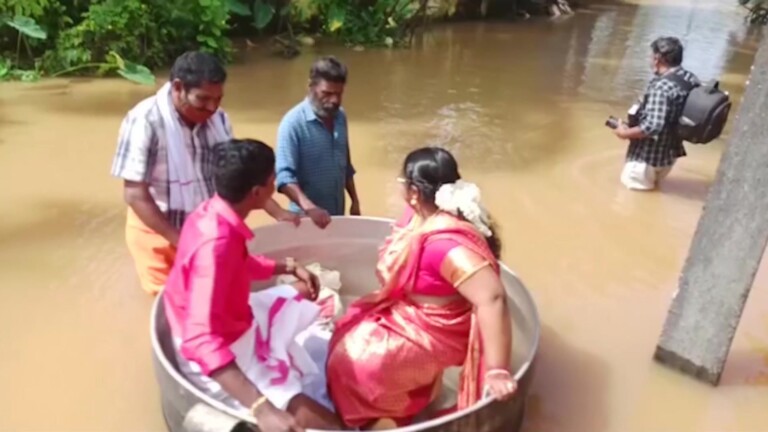 Inde: ils se rendent Ã  leur mariage dans une casserole gÃ©ante