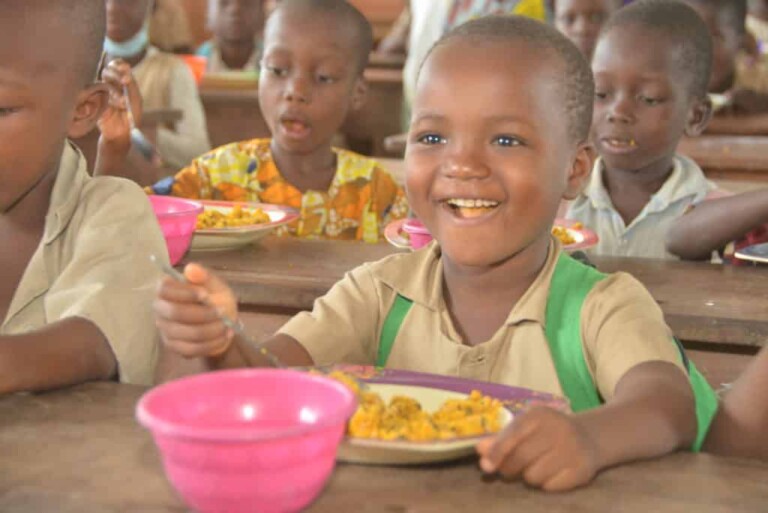 Cantine scolaire: une délégation gabonaise à l’école du Bénin