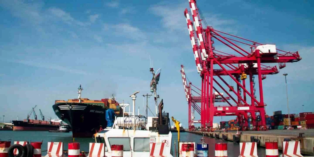 Port de Cotonou en mai 2019. PROSPER DAGNITCHE / AFP